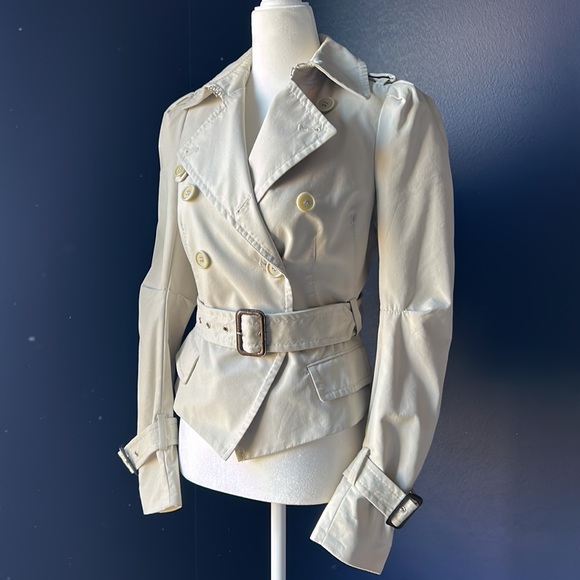 **SOLD** BCBGMaxazria Cropped Tan Belted Trench Coat Jacket - Picture 2 of 10